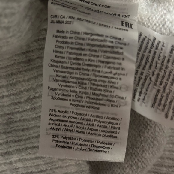 ONLY Rhinestone Collared Pullover - Picture 6 of 6